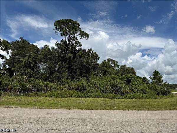 0.32 Acres of Land for Sale in LaBelle, Florida