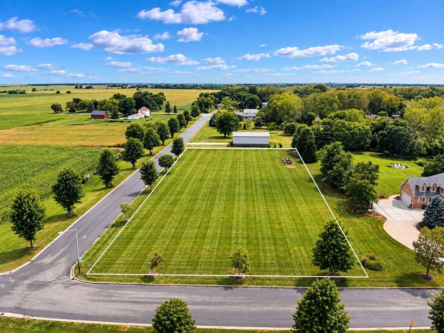 1.38 Acres of Residential Land for Sale in Manhattan, Illinois