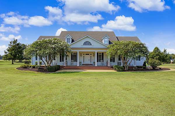 14.8 Acres of Land with Home for Sale in Bells, Tennessee