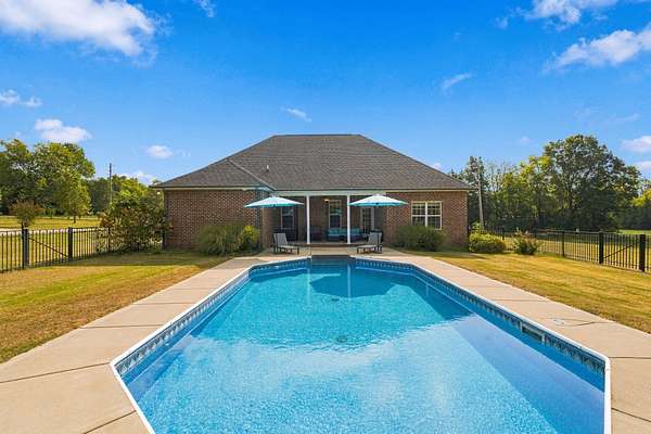 1.88 Acres of Land with Home for Sale in Lascassas, Tennessee