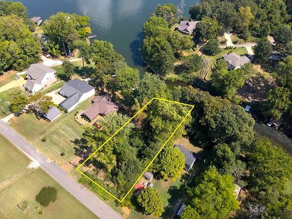 0.58 Acres of Residential Land for Sale in Muscle Shoals, Alabama