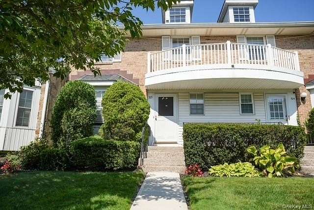 9.59 Acres of Land with Home for Sale in Syosset, New York