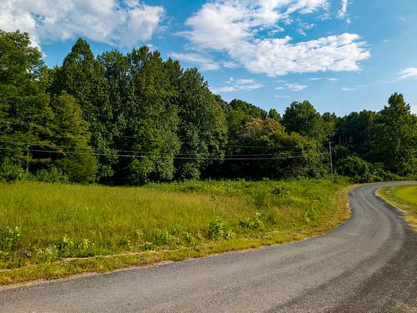 1.17 Acres of Residential Land for Auction in Smithville, Tennessee