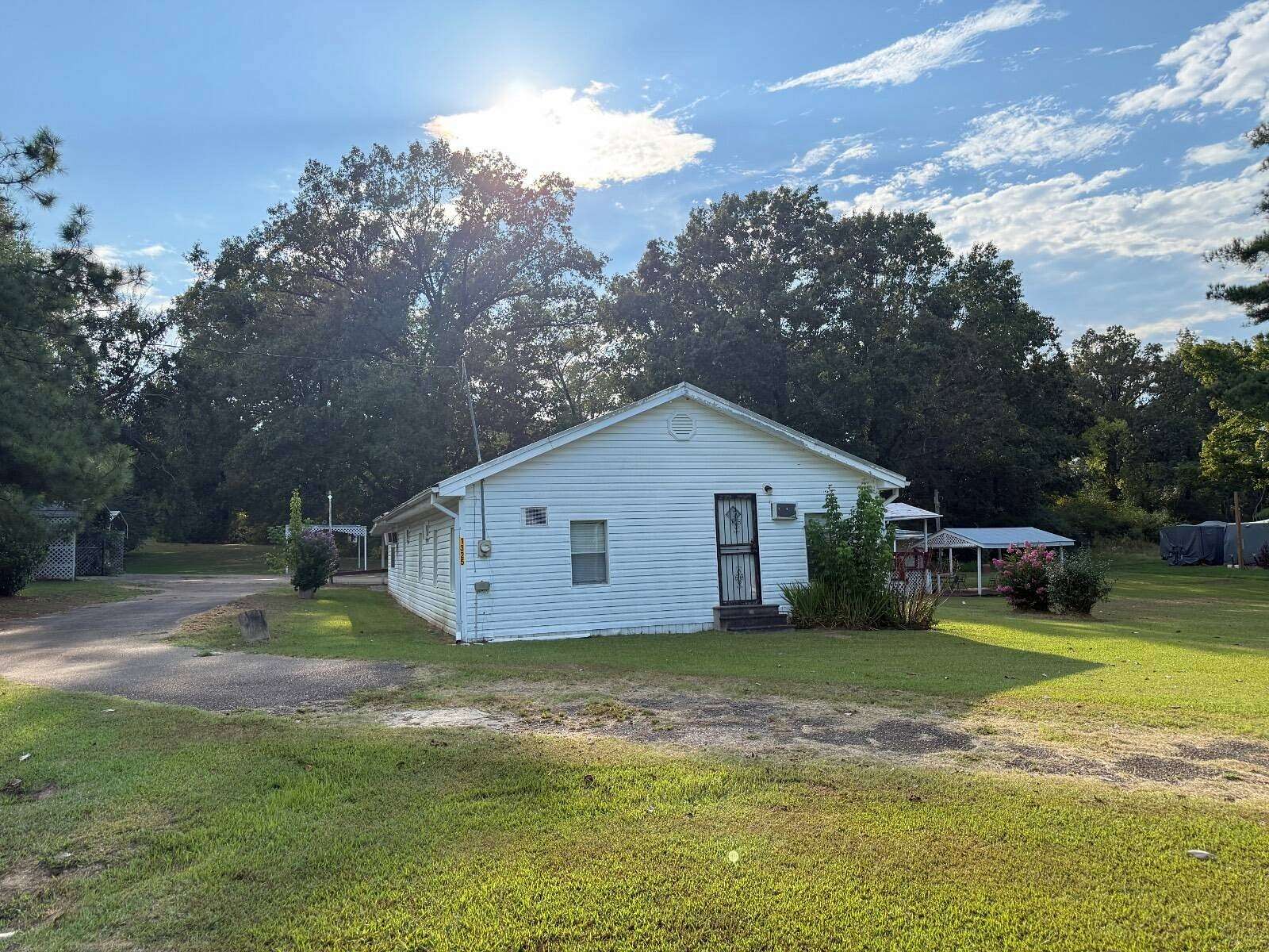 2 Acres of Land with Home for Sale in Vaiden, Mississippi