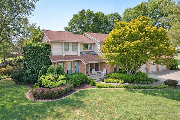 11.6 Acres of Land with Home for Sale in Metropolis, Illinois