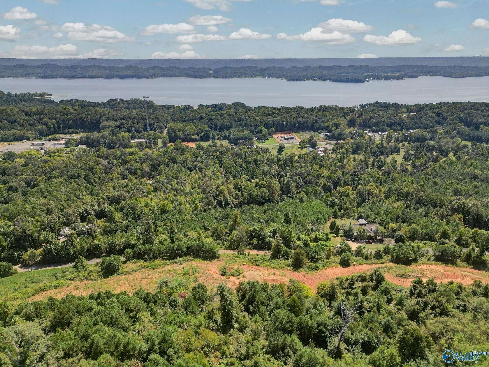 2.37 Acres of Residential Land for Sale in Guntersville, Alabama