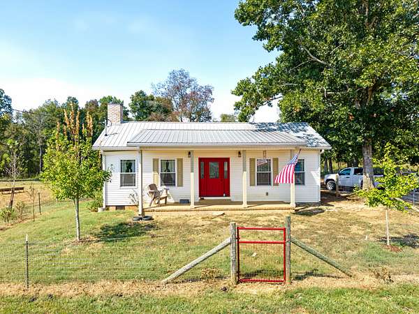62 Acres of Land with Home for Sale in Lewisburg, Tennessee