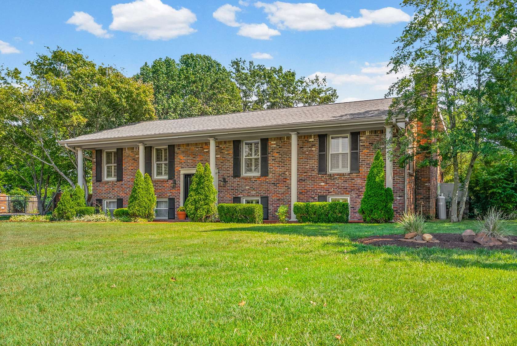 4.3 Acres of Land with Home for Sale in Hopkinsville, Kentucky