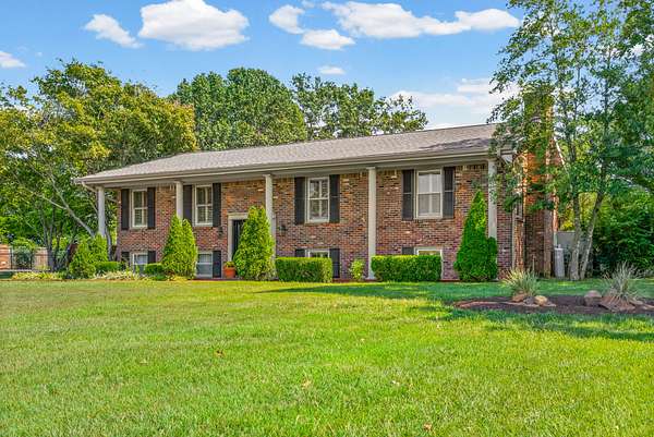 4.3 Acres of Land with Home for Sale in Hopkinsville, Kentucky