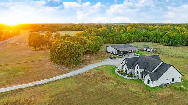7.5 Acres of Land with Home for Sale in Sumner, Texas