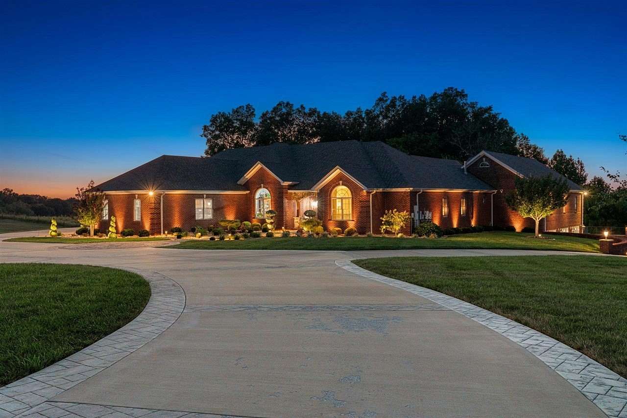 9.17 Acres of Land with Home for Sale in Glasgow, Kentucky