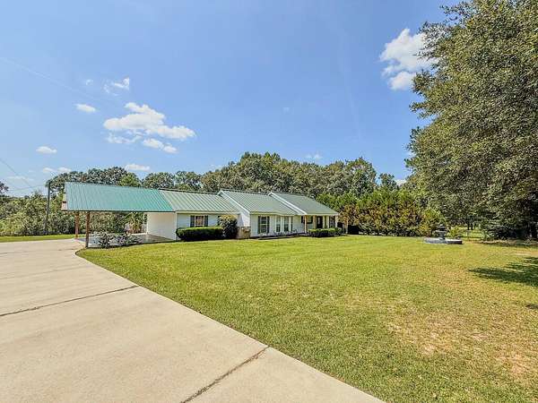 13.4 Acres of Recreational Land with Home for Sale in Cottonwood, Alabama