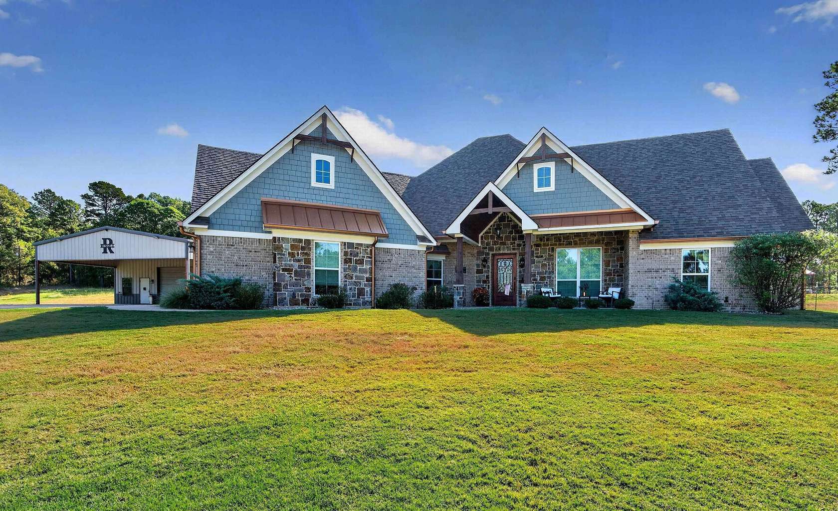 1.5 Acres of Land with Home for Sale in Longview, Texas