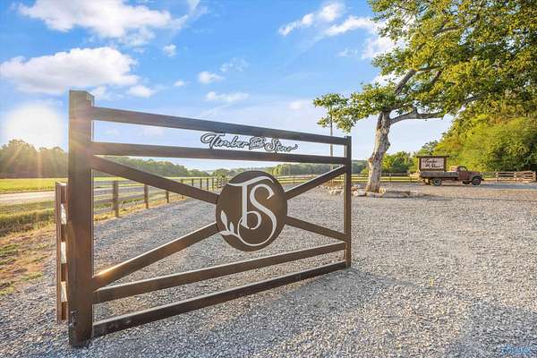 15 Acres of Improved Commercial Land for Sale in Union Grove, Alabama