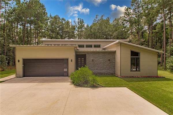 8.25 Acres of Land with Home for Sale in Hammond, Louisiana