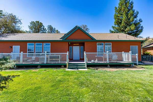 2.16 Acres of Land with Home for Sale in Tehachapi, California