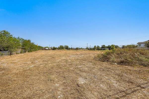 1 Acre of Residential Land for Sale in Del Valle, Texas