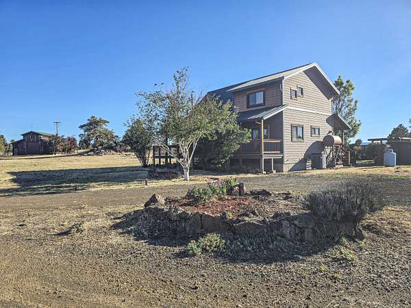 20 Acres of Land with Home for Sale in Montague, California