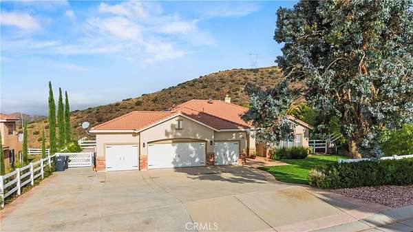 1.52 Acres of Land with Home for Sale in Acton, California