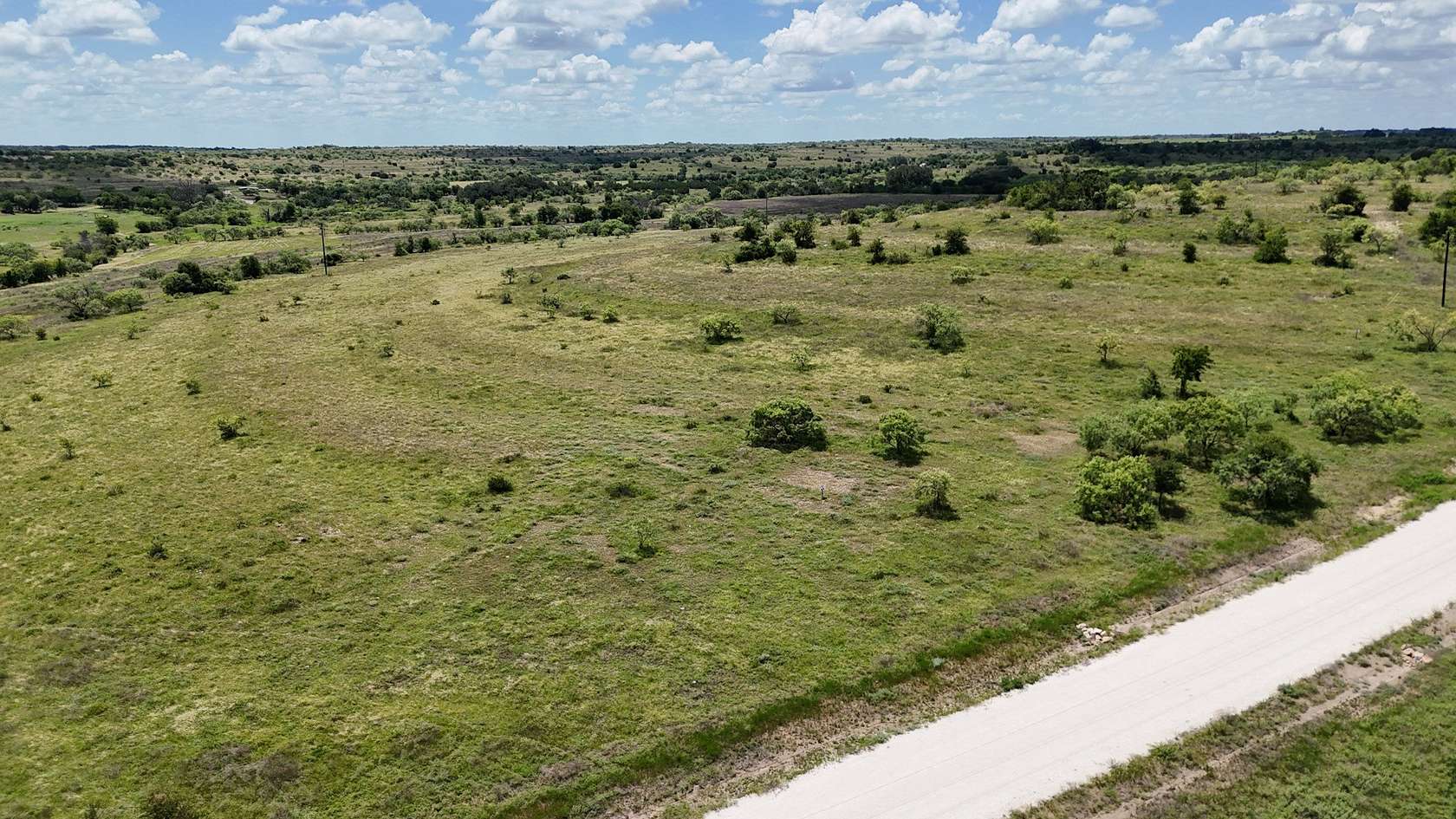 10 Acres of Land for Sale in Gustine, Texas
