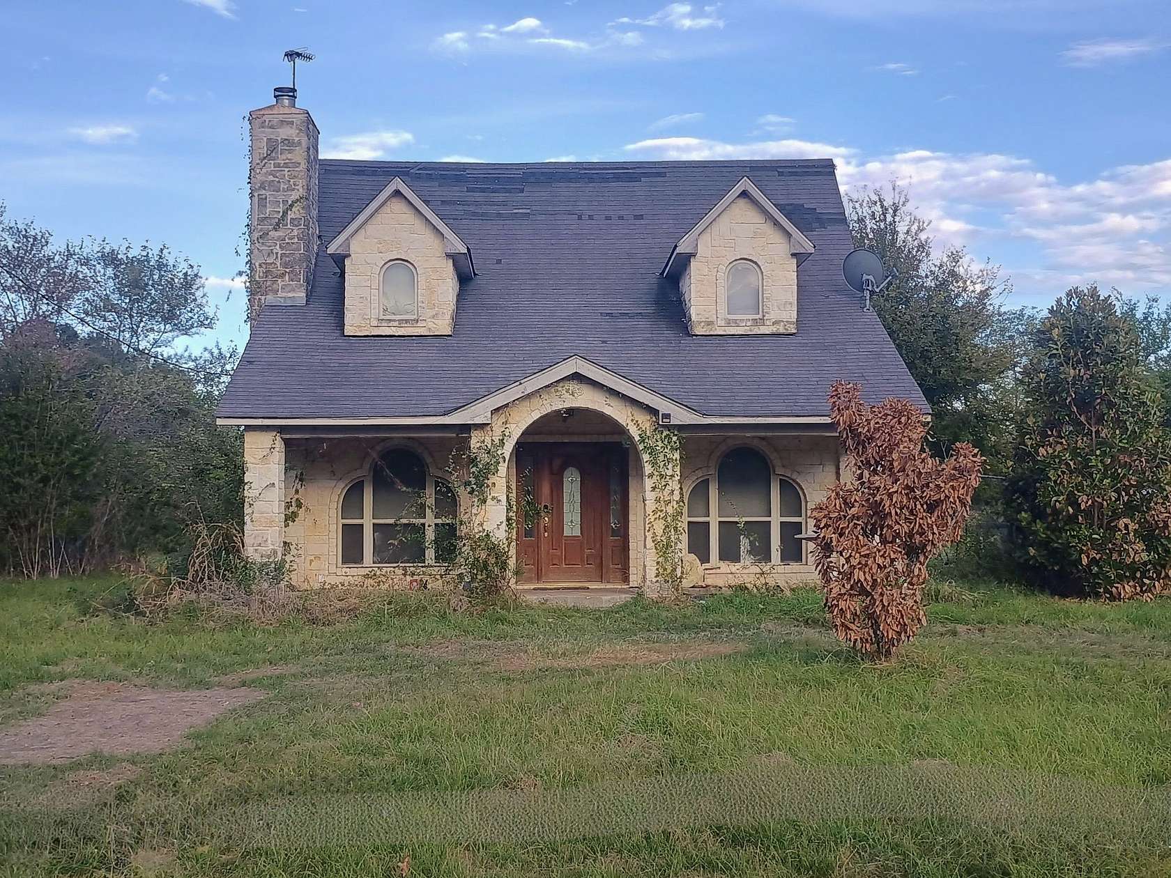 4.87 Acres of Land with Home for Sale in Canton, Texas