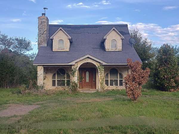 4.87 Acres of Land with Home for Sale in Canton, Texas