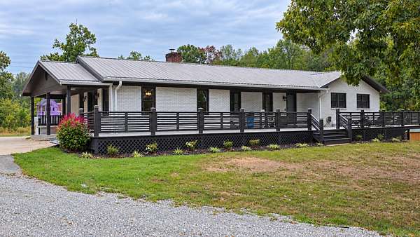 5 Acres of Land with Home for Sale in London, Kentucky