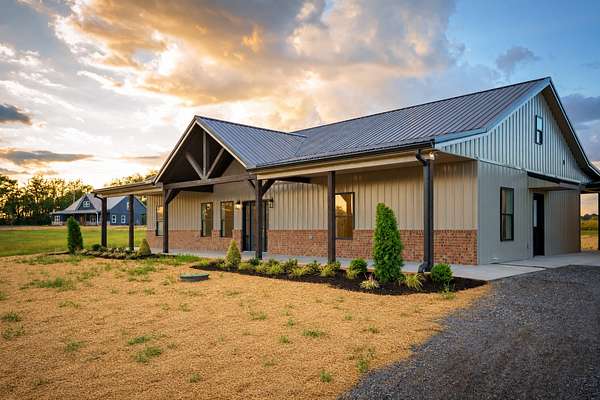5 Acres of Land with Home for Sale in Springfield, Tennessee