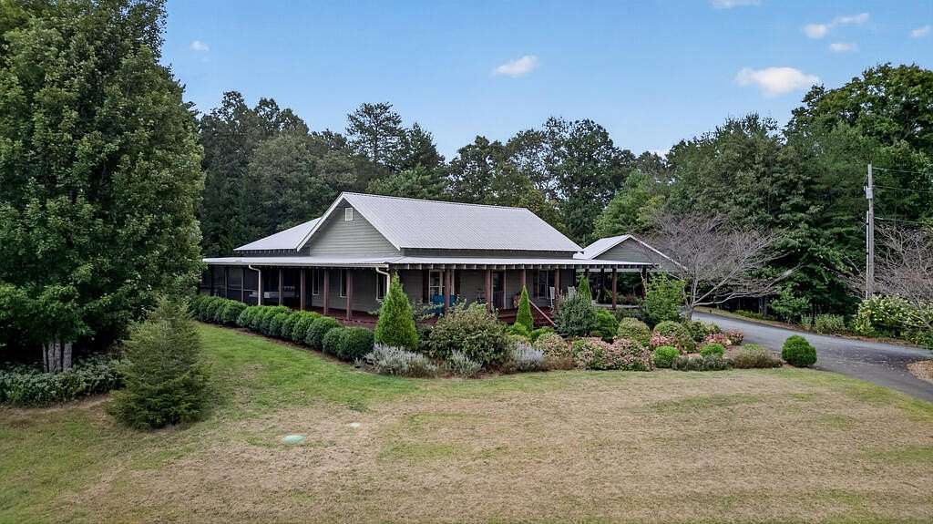 11 Acres of Land with Home for Sale in McCaysville, Georgia