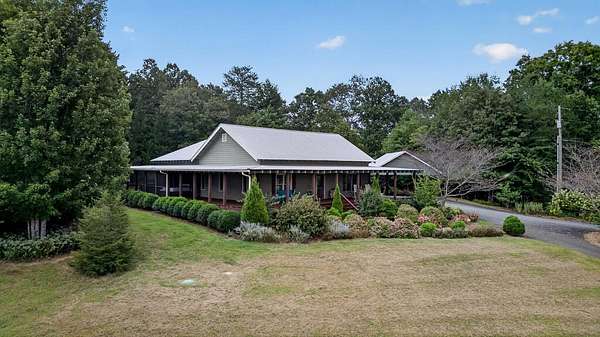 11 Acres of Land with Home for Sale in McCaysville, Georgia
