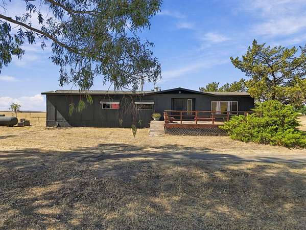 39.4 Acres of Agricultural & Residential Land for Sale in Ducor, California