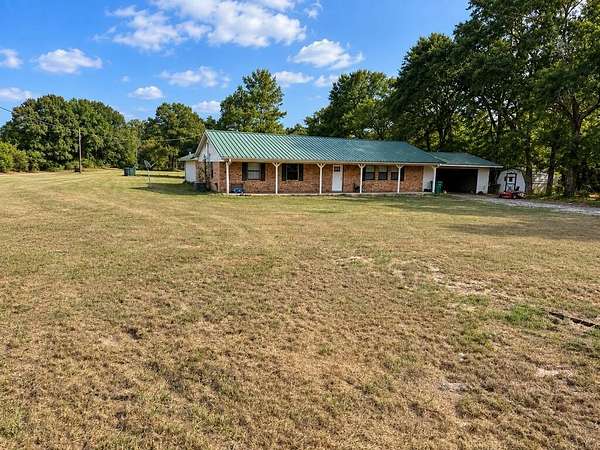 11.6 Acres of Recreational Land with Home for Sale in Tennessee Colony, Texas