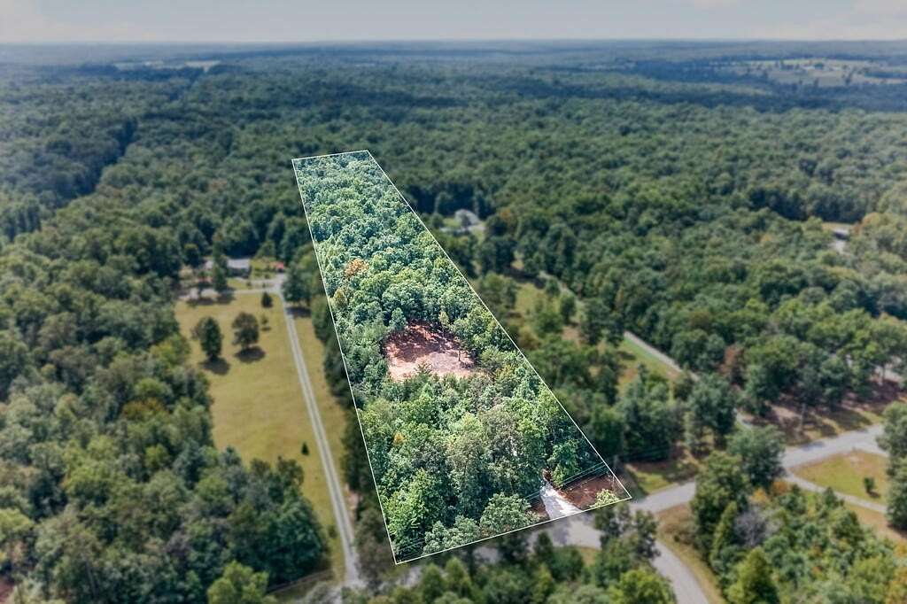 5.76 Acres of Land for Sale in Monterey, Tennessee