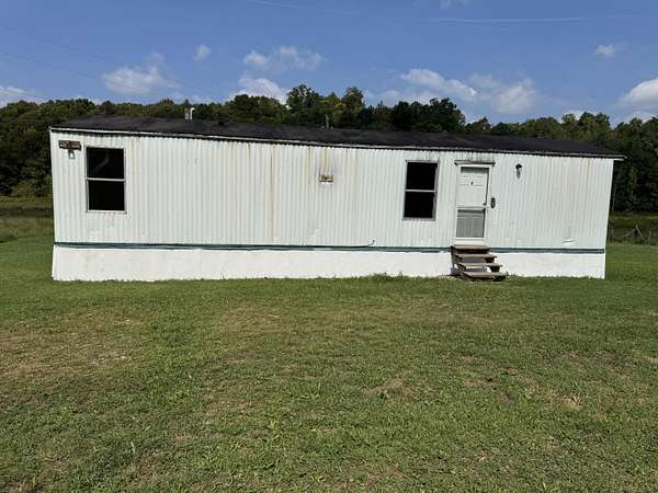 2 Acres of Land with Home for Sale in Williamsburg, Kentucky