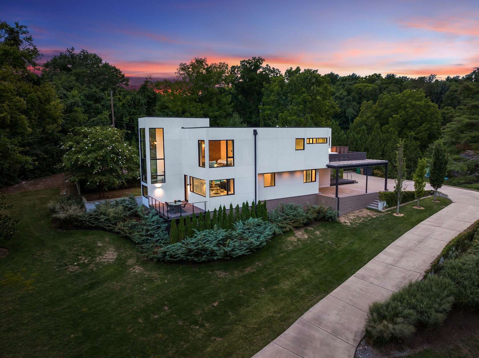 1.84 Acres of Land with Home for Sale in Nashville, Tennessee