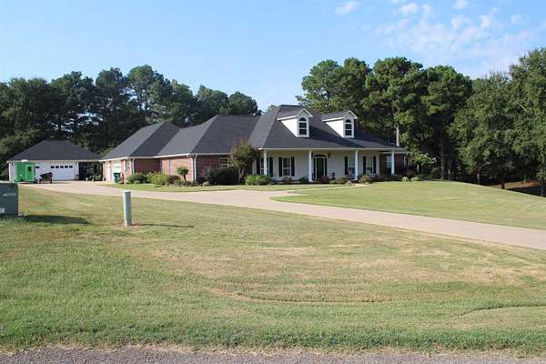 2.17 Acres of Land with Home for Sale in Nashville, Arkansas