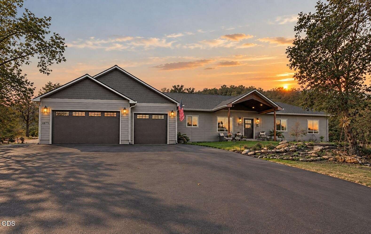 3.5 Acres of Land with Home for Sale in Central Point, Oregon