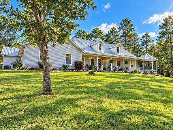 3.85 Acres of Land with Home for Sale in Hernando, Florida