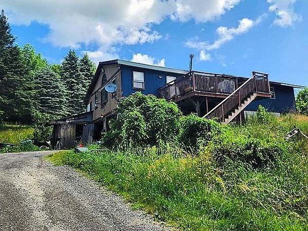 15.7 Acres of Land with Home for Sale in Williamstown, Vermont