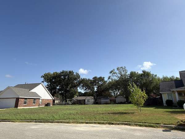 0.17 Acres of Residential Land for Sale in Floresville, Texas