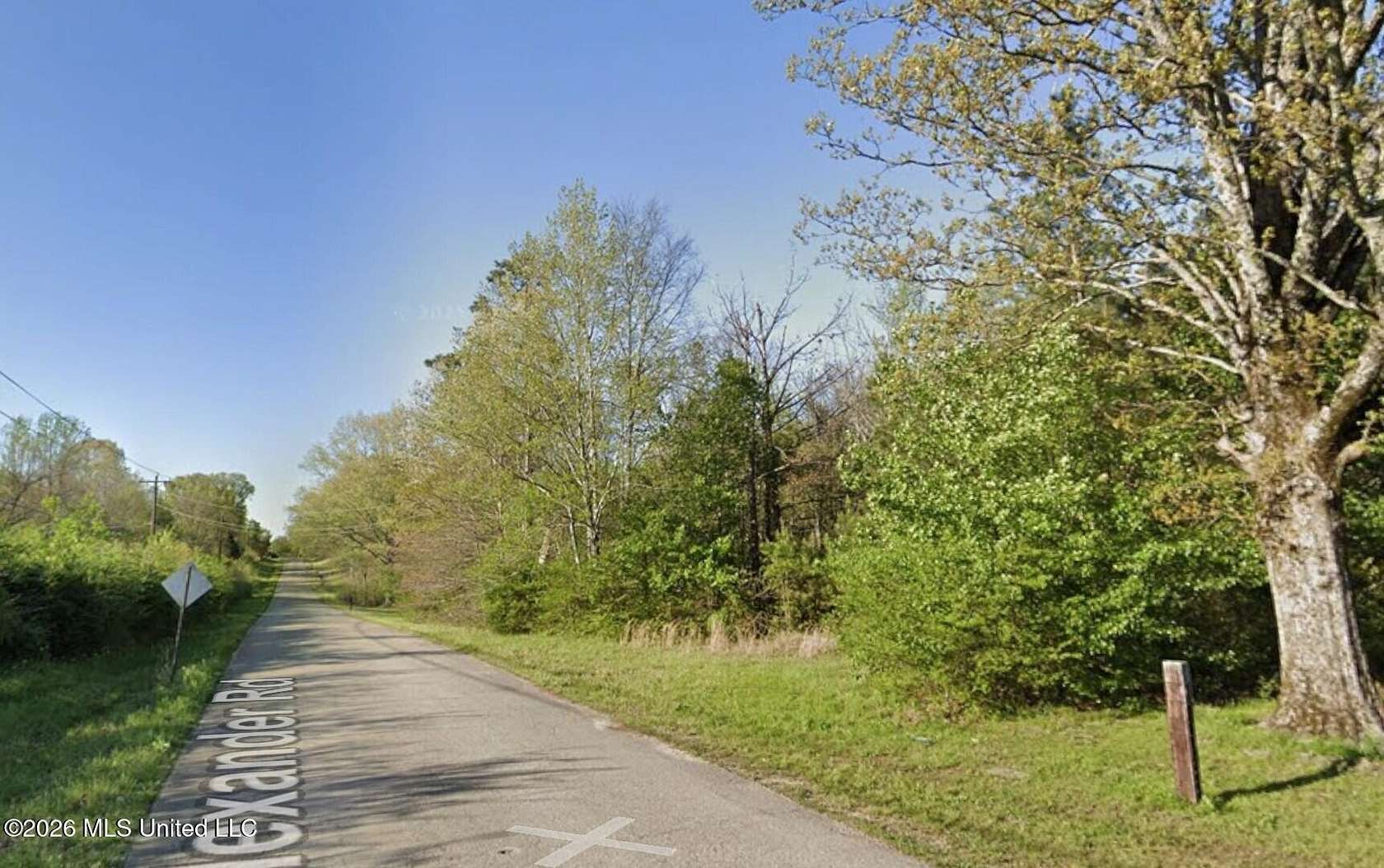 5 Acres of Residential Land for Sale in Olive Branch, Mississippi