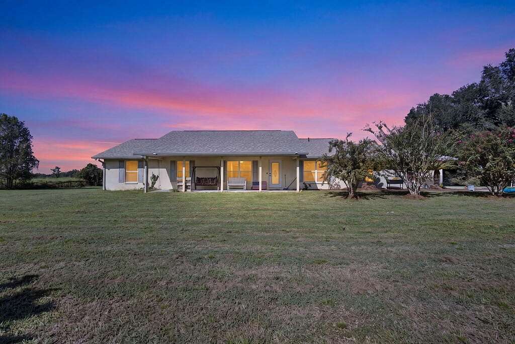 2.38 Acres of Land with Home for Sale in Trenton, Florida