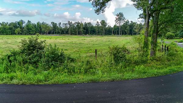 19 Acres of Land for Sale in West Paducah, Kentucky
