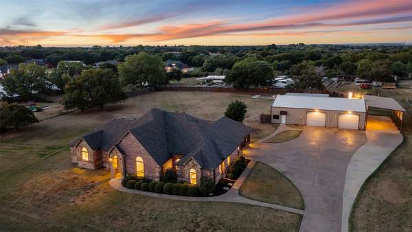 2 Acres of Land with Home for Sale in Fort Worth, Texas
