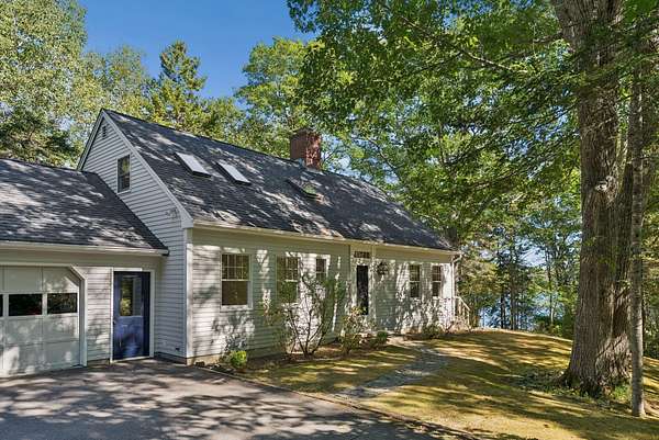 4 Acres of Land with Home for Sale in Harpswell Town, Maine