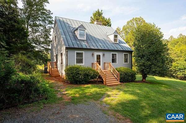 14.3 Acres of Land with Home for Lease in Charlottesville, Virginia