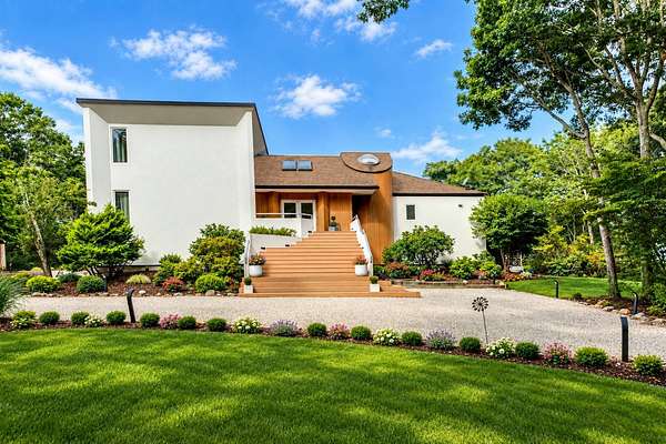 2.1 Acres of Land with Home for Lease in Southampton, New York