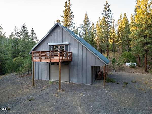 483 Acres of Recreational Land with Home for Sale in Baker City, Oregon