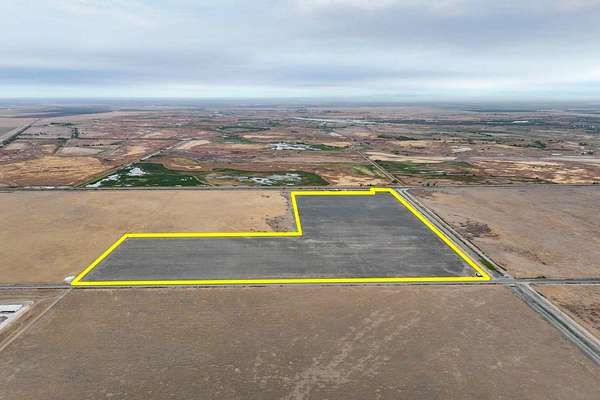 100 Acres of Land for Sale in Tranquillity, California