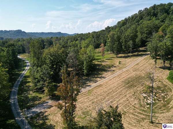 13.8 Acres of Recreational & Residential Land for Sale in Campbellsville, Kentucky